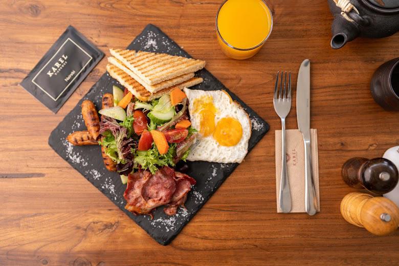 Queens Breakfast